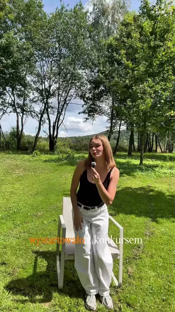 Kadr z rolki UGC nagranej dla marki z branży optycznej.